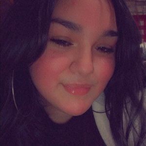 Meet your Posher, Alexis